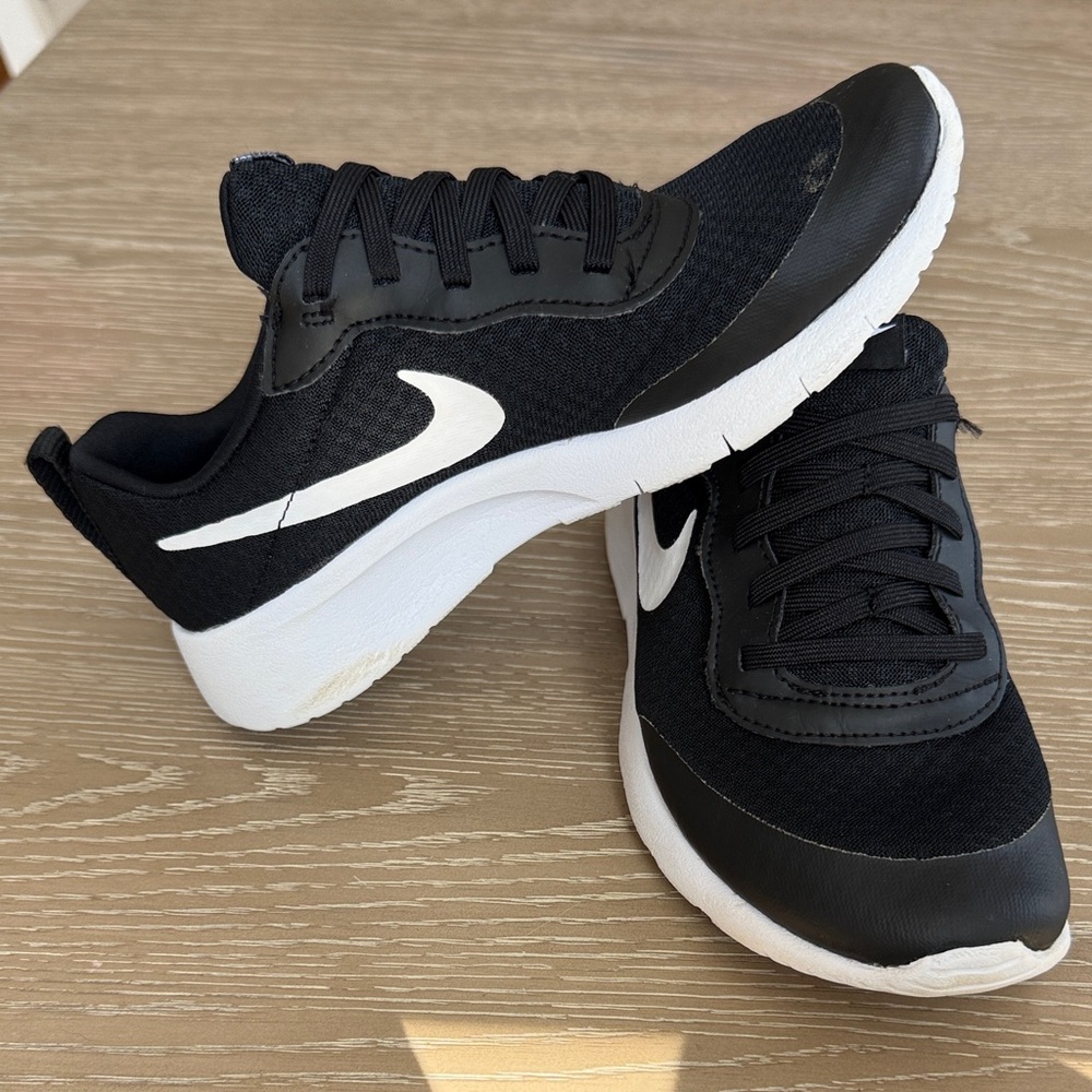 Nike Boys Black and White Sneakers